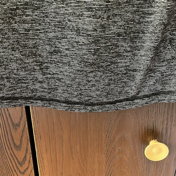 Old Navy active go-dry long sleeved athletic top. Size Medium - Picture 8 of 10